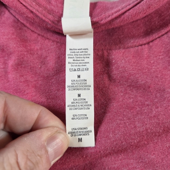 ⭐️Bella Canvas Pink Schitt's Creek Rose Apothecary Tshirt Size Med - Picture 4 of 5